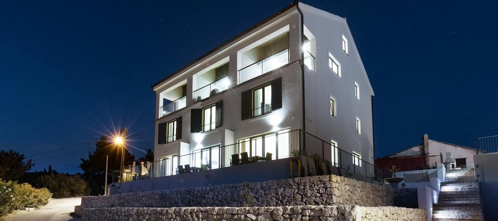 Villa Toma, Милна — фото 1