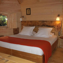 Hotel Les Cabanes Dans Les Bois, Villalier — photo 2