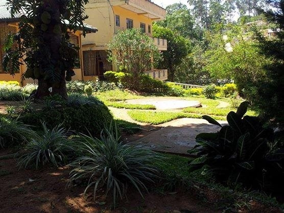 Yoho Hotel Thushara, 安贝韦拉 — 照片 1