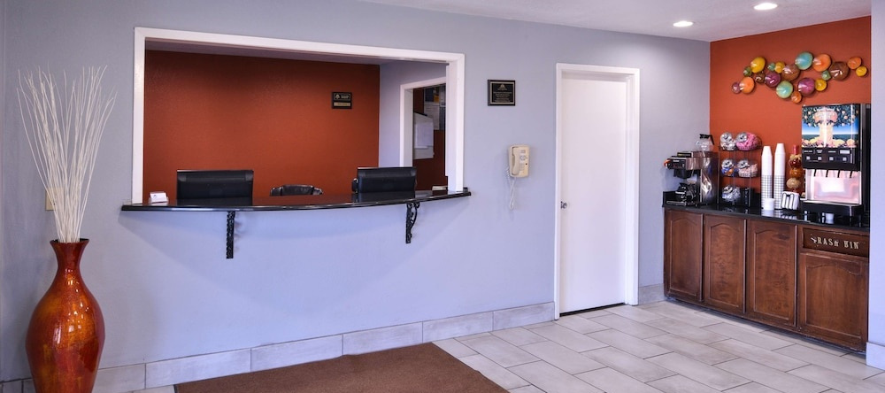 Americas Best Value Inn Limited Batesville, Бейтсвилл — фото 1