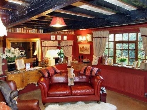 Wizards Thatch Luxury Suites, Alderley Edge — photo 1