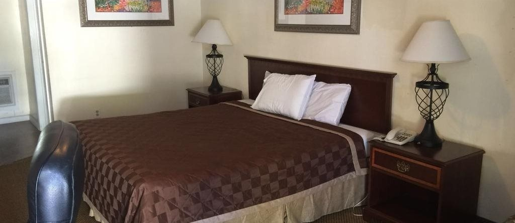 Deluxe Inn - Statesboro, 斯泰茨伯勒 — 照片 1