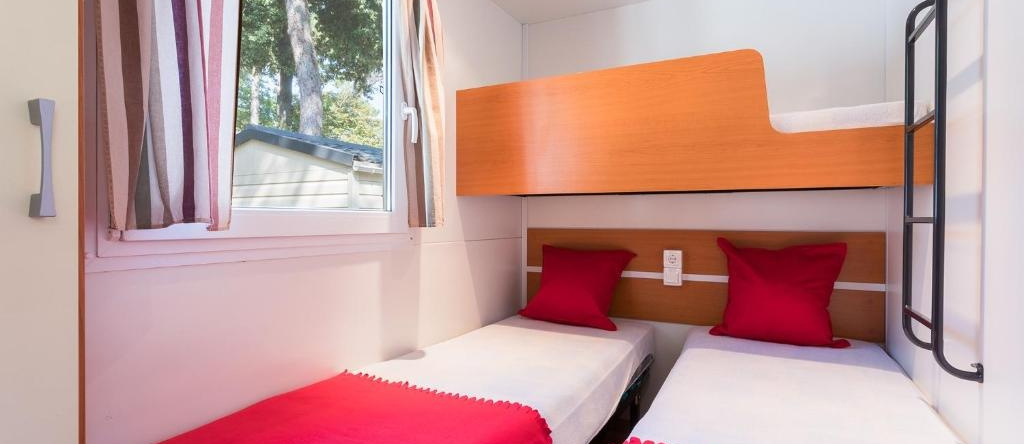 Camping Village Mare Pineta Baia Sistiana, 杜伊诺-奥里西纳 — 照片 1