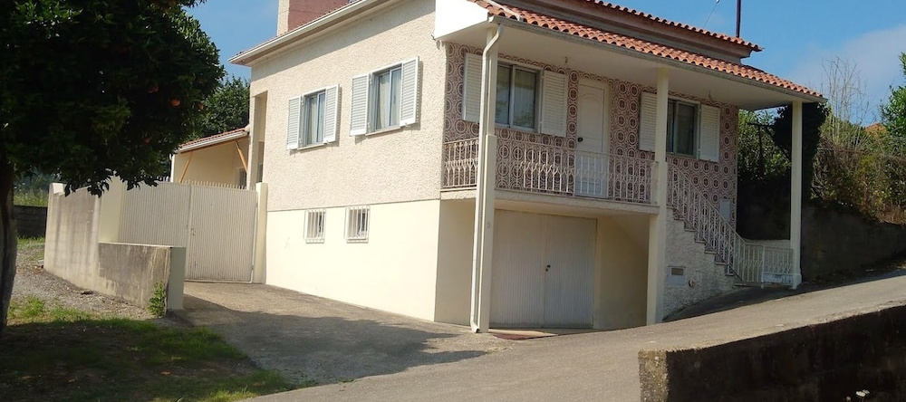 House With 2 Bedrooms in Anadia, With Furnished Terrace Near the Beach, 阿纳迪亚 — 照片 1