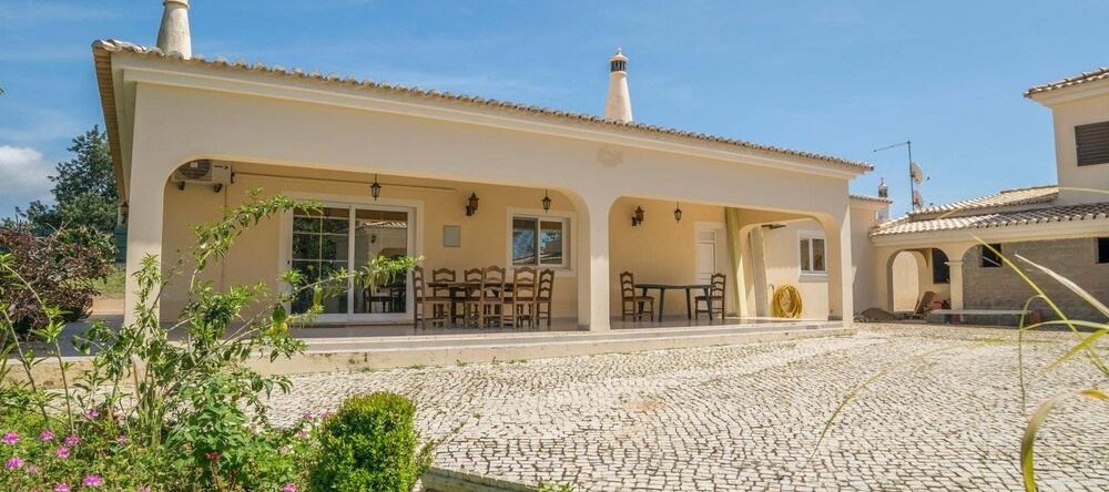 House With one Bedroom in Almancil, With Wonderful Mountain View, Pool, 阿尔曼西尔 — 照片 1