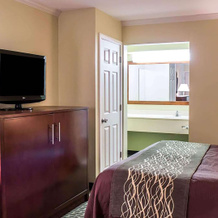 Days Inn By Wyndham Austintown, Остинтаун — фото 3