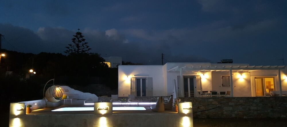 Villa Maria, Kostos — photo 1