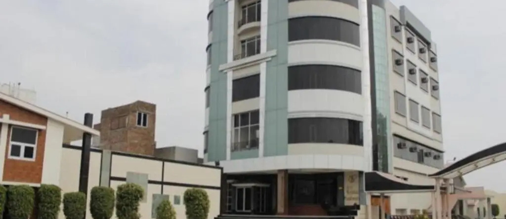 Hotel Krishna Continental, Батхинда — фото 1