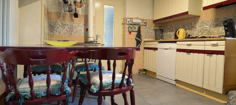 Spacious Holiday Home with Sauna in Celles-sur-Plaine, 塞勒-叙尔-普莱讷 — 照片 1