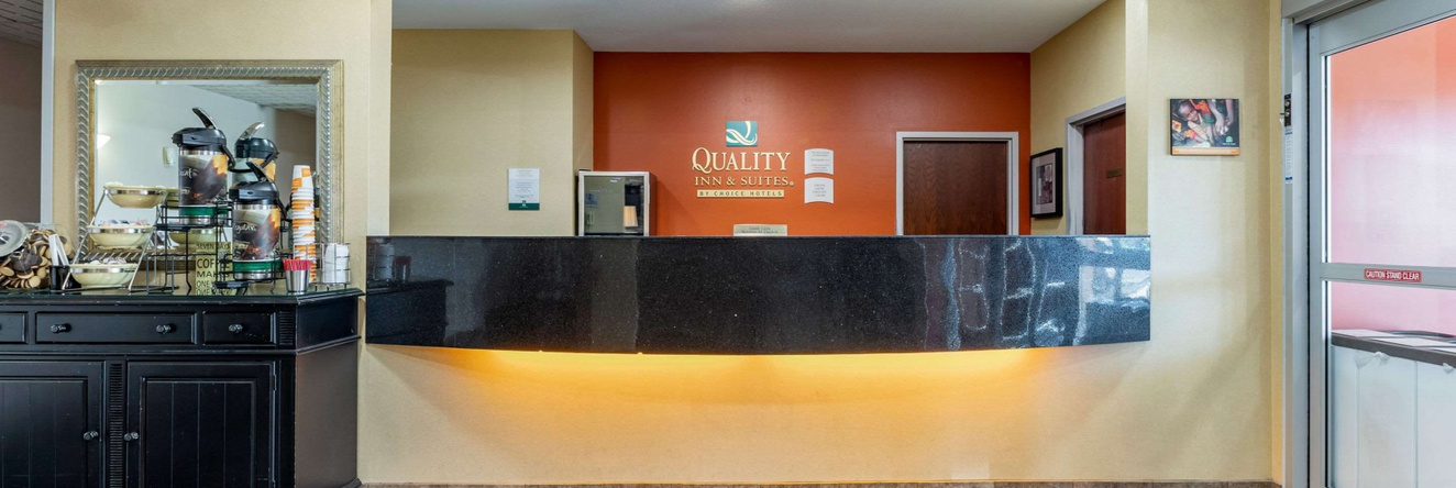 Quality Inn & Suites Mason City, Мейсон-Сити — фото 1