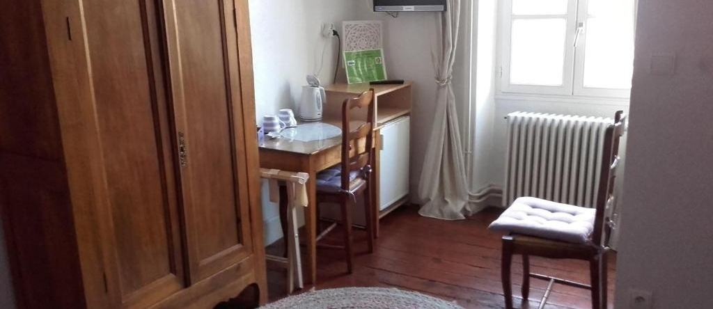 Chambre d'Hôtes La Tour de Brazalem, 内拉克 — 照片 1