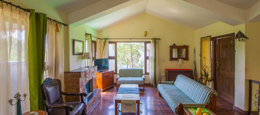 V Resorts Whispering Pines Barog, Solan — photo 1