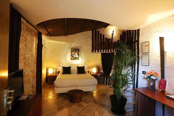 Châteaux Demeures Hôtels Le Cheval Noir, 莫雷叙尔卢万 — 照片 1