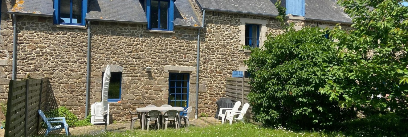 Terraced House, St Meloir des Ondes, 圣梅卢瓦代松德 — 照片 1
