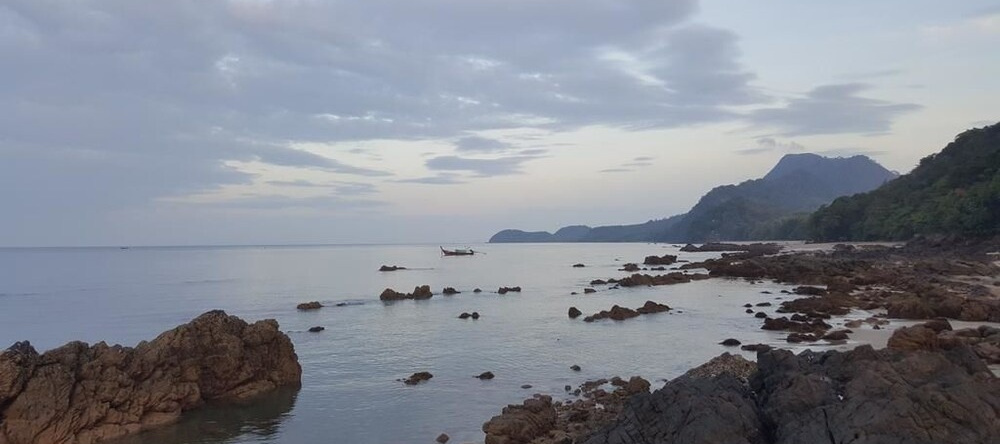 Koh Jum Cliff Beach Resort, Хуай-Нам-Кхао — фото 1