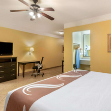 Quality Inn & Suites At The Outlets Mercedes/Weslaco, Мерседес — фото 3