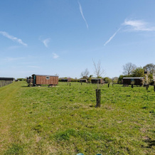 Honeysuckle Farm Hut 7 - Suffolk Farm Holidays, Бедфилд — фото 4