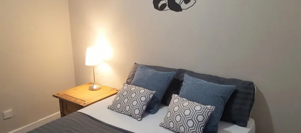 Dragon - Queen Vic House 2 Bedroom Home, 艾尔德里 — 照片 1