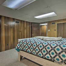 Pool, Game Room: Luxe Lewes Family Beach House!, Беллтаун — фото 4