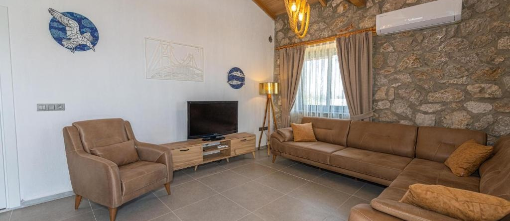 Beyza- Fethiye'de 2+1 Jakuzili Villa, 费特希耶 — 照片 1