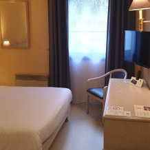 Auberge Bourbonnaise, 圣约尔 — 照片 2