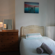 Rickard Street 4 Bed House Near J32 and M4 by Cardiff Holiday Homes, Pontypridd — photo 3