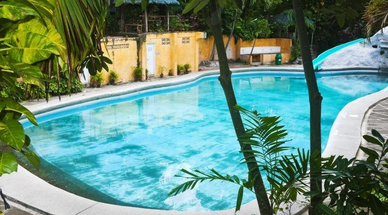 Dona Jovita Garden Resort, Calamba — photo 1