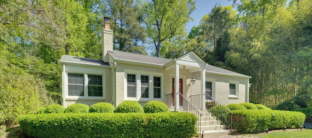 7 Mi To The Biltmore: 'Le Canard' Cottage W/ Porch, Арден — фото 1