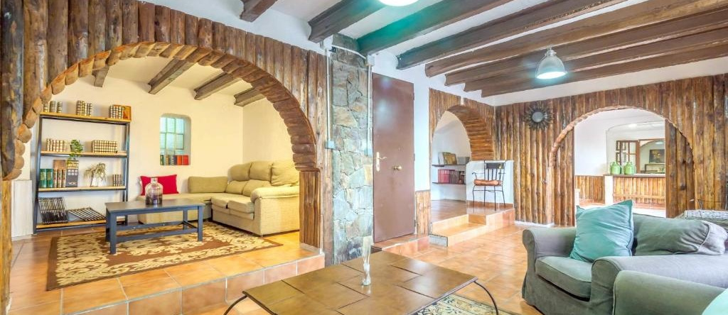 House With 5 Bedrooms In Can Trabal, With Wonderful Mountain View, Enclosed Garden And Wifi - 16 Km From The Beach, Олердола — фото 1