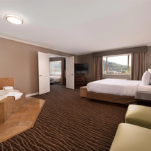 Prestige Radium Hot Springs Resort, Worldhotels Crafted, Горячие источники Granite — фото 5