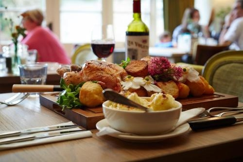 Kings Head Inn, 奇平诺顿 — 照片 1