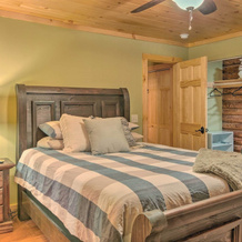 Deck & Views: Hendersonville Cabin, Roads Are Open, Гертон — фото 4