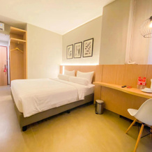 Front One King Hotel Tuban, Тубан — фото 5