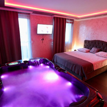 Jacuzzi House Strasbourg Entzeim Aeroport, 兰戈尔斯海姆 — 照片 3