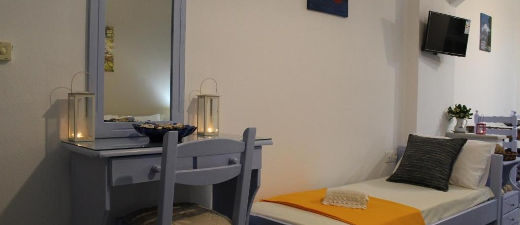 Vakis Apartments, Moudros — photo 1