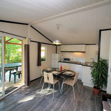 Attractive Chalet on a Hill in Monclar-de-quercy, 凯尔西地区蒙克拉尔 — 照片 4