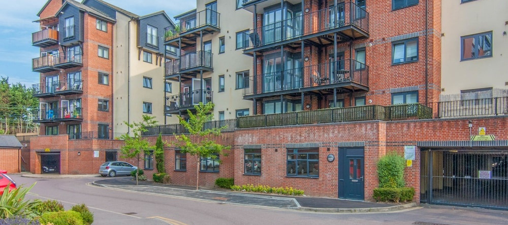 Executive Stansted Airport Apartment, Бишопс-Сторфорд — фото 1