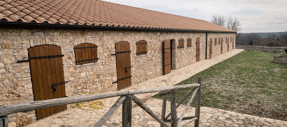 Tenuta Tedone Consolini, Руво-ди-Пуглиа — фото 1