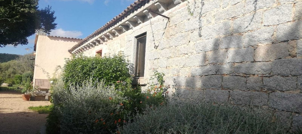 Impeccable 6-bed Villa in Luogosanto, 卢奥戈桑托 — 照片 1