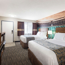 Clarion Pointe East Lansing University Area, 奥克莫斯 — 照片 3