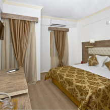 Manuela Hotel, Битез — фото 4