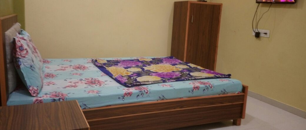 Raj Palace By Sky Stays Hotel, 安巴吉 — 照片 1