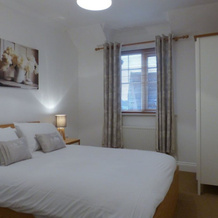 St Raphael House, 贝辛斯托克 — 照片 2