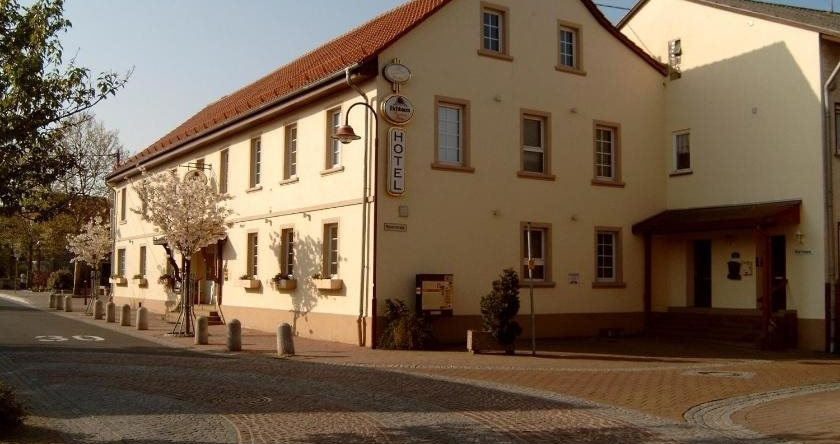 Hotel Zum Adler, Гензинген — фото 1