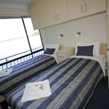 Boats And Bedzzz & Renmark River Villas, Renmark — photo 3