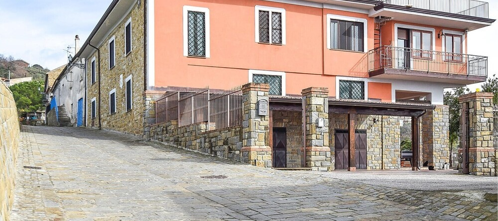 Villa Paradiso, Laureana Cilento — photo 1