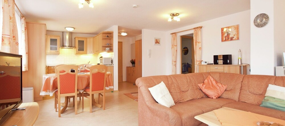 A Modern, 4 Person Holiday Home with Sole Occupancy with Mit All-Inclusiv-Card, 施皮格劳 — 照片 1