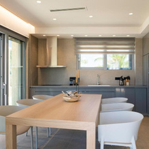 An intimate Villa Resort- Right on the beach, by ThinkVilla, Petres — photo 4