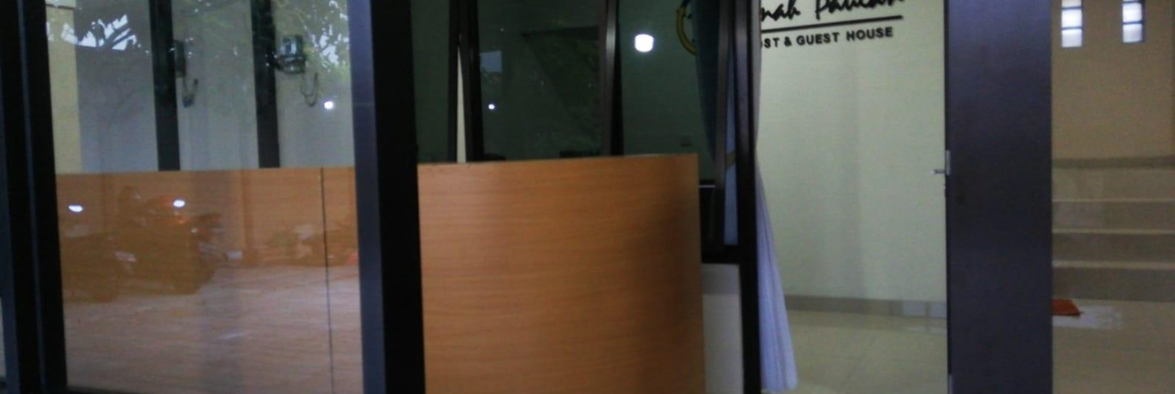 Omah Paulan Guest House, 卡拉加尼亚尔 — 照片 1
