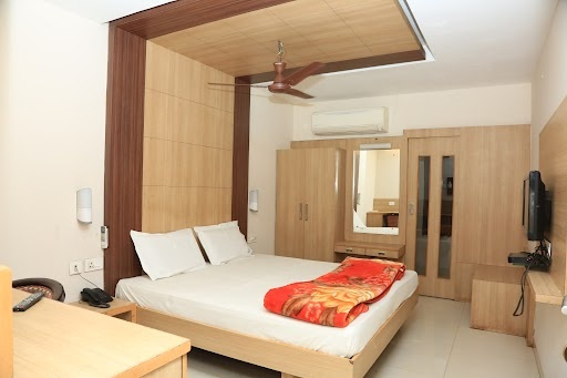 Hotel Ratnam, Bhimavaram — photo 1